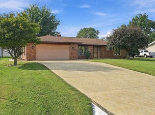 219 E Harvest Ln, Petersburg, IN 47567