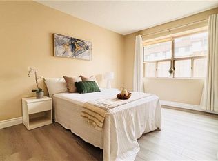 300 Keats Way #207, Waterloo, ON N2L6E6