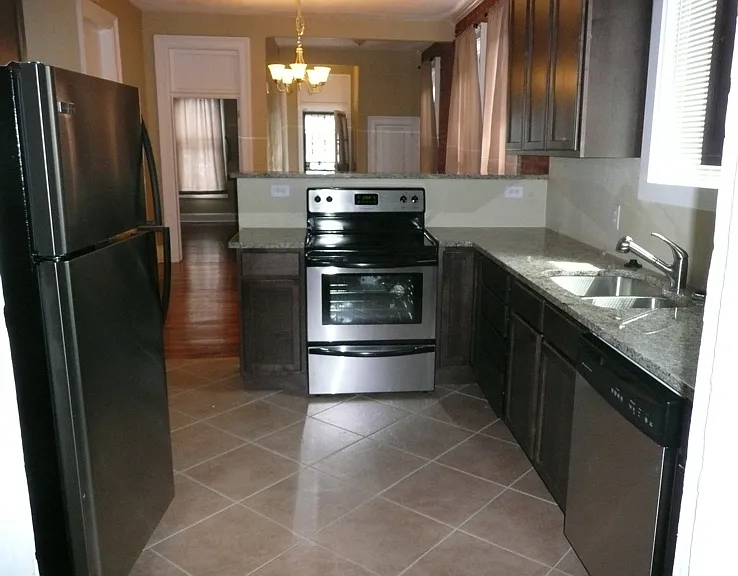 2813 Stout St — Photo 2