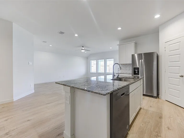 2732 Misty Elm Ln — Photo 27