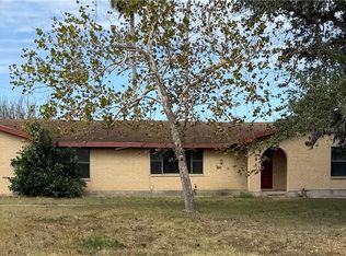 2871 Carr Rd, Beeville, TX 78102