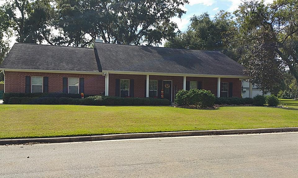 1st image of 245 Canterbury Dr