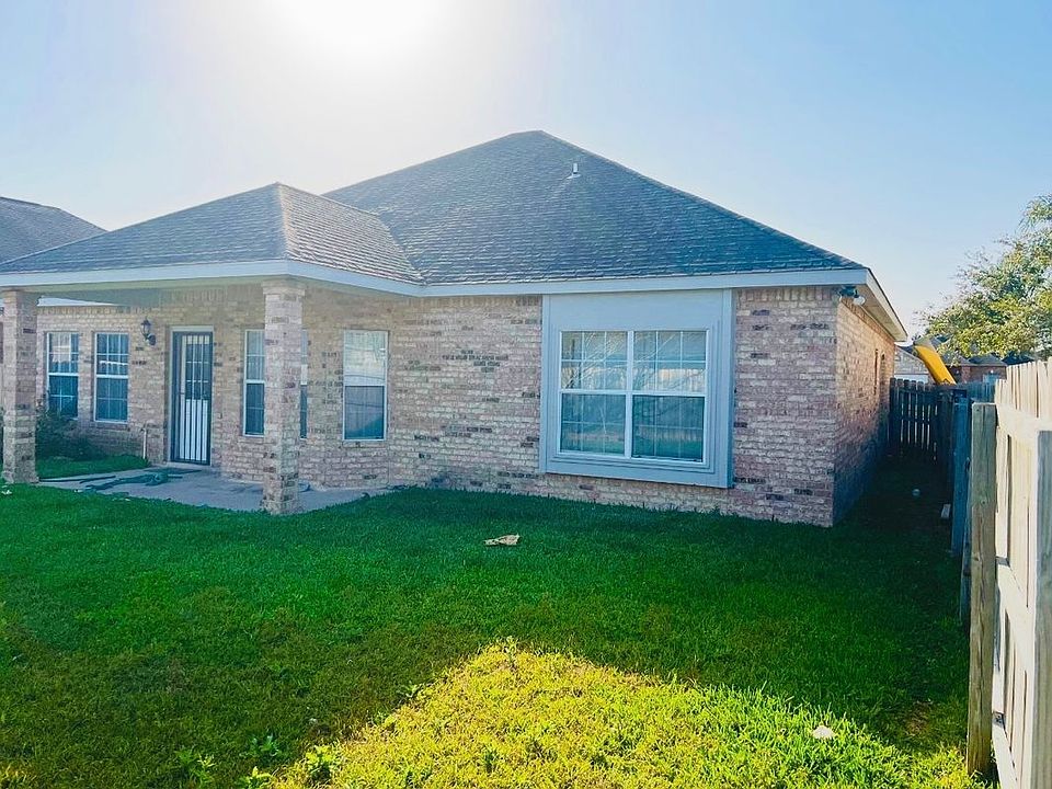 2nd image of 2822 Regency