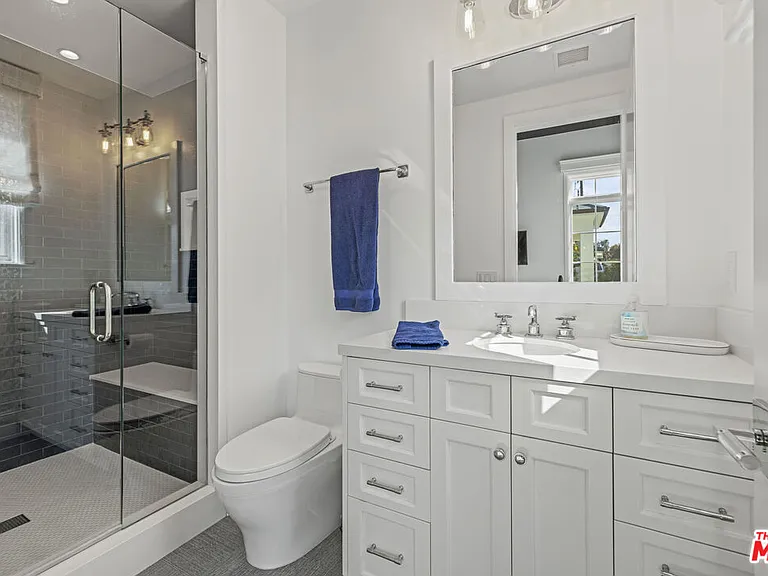 6671 Dume Dr — Photo 30