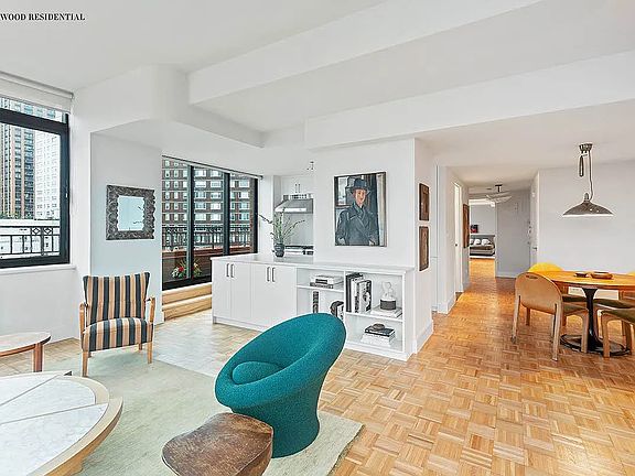 3rd image of 155 W 70th St #3B