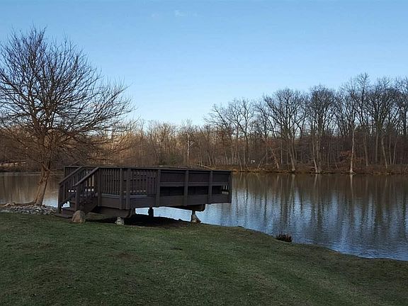 5th image of 633 Shadow Brooke Ln
