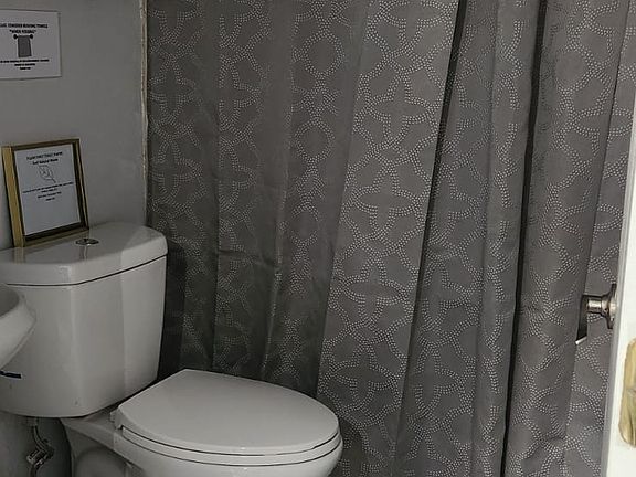 1 bathroom