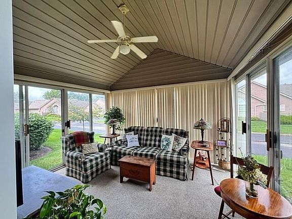 4th image of 1228 Amberlea Dr E #19