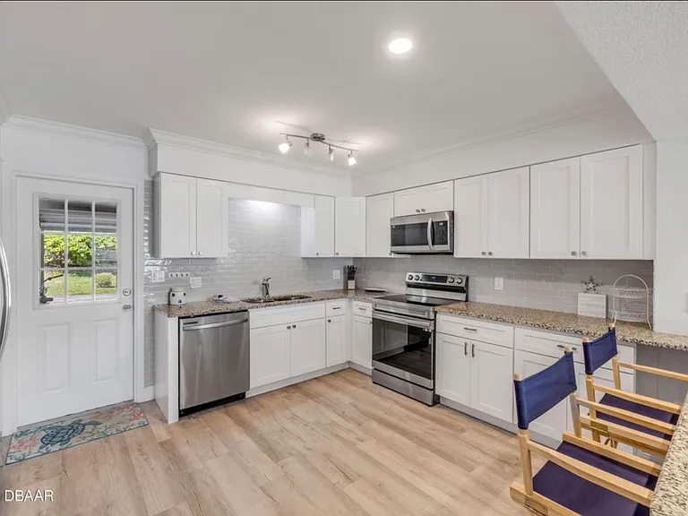 2122 S Atlantic Ave — Photo 9