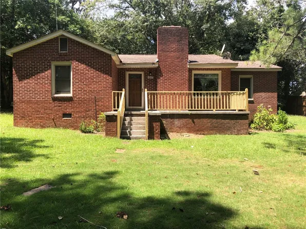 1017 Laurel Rd E, Greenwood, SC 29649