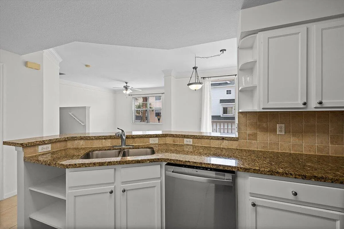 2 bed, 2.5 bath, 1344 sqft, $2,900 — Photo 4