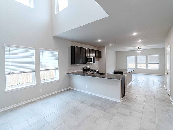 3rd image of 3116 Waxwing Dr