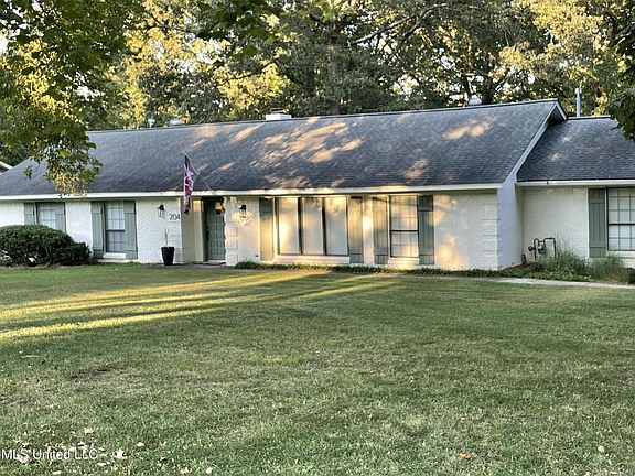 4th image of 204 Edgewood Dr