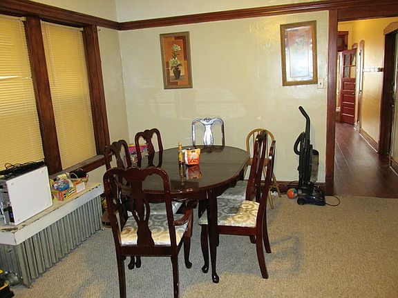 3rd image of 4116 W Oakdale Ave