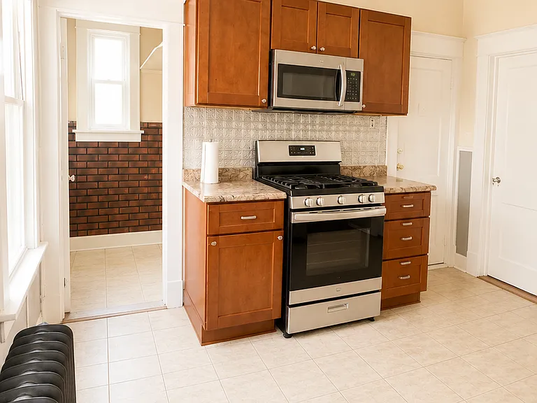 248 Morris St #2 — Photo 5