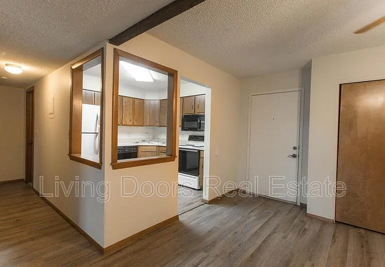 1935 N Lincoln Ave #106 — Photo 6