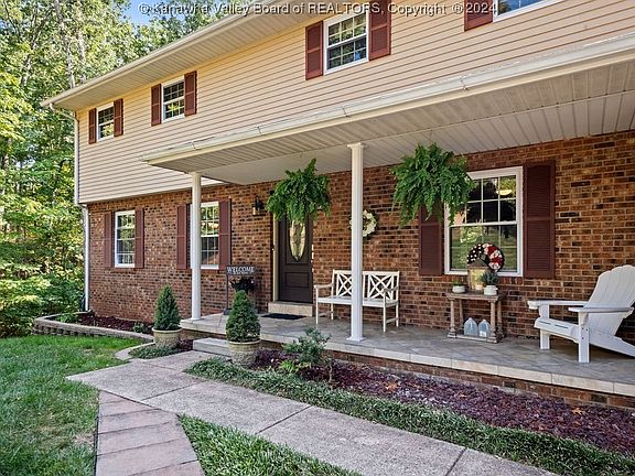 5th image of 1 Leslie Ln