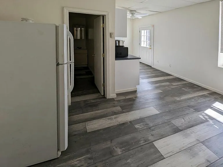 537 Gross St #1 — Photo 8