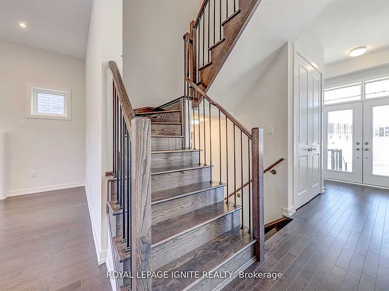 56 Rustle Woods Ave — Photo 21
