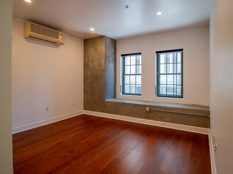 416 S Spring St #205 — Photo 12