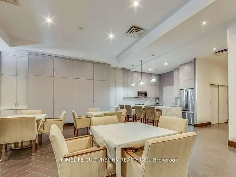 18 Kenaston Gdns N #305 — Photo 11