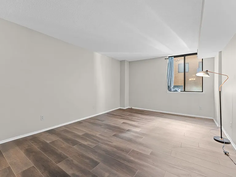 4 Monroe St #308 — Photo 13