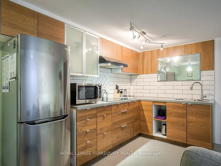 26A Scarlett Rd #BASEMENT — Photo 8