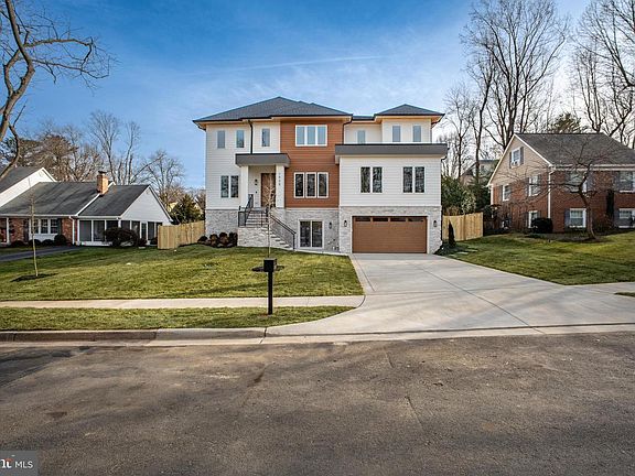 4th image of 1935 Foxhall Rd