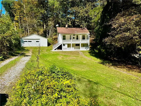 299 Stone Quarry Rd, Monaca, PA 15061