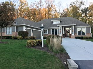3252 Creekwood Cir, Jackson, WI 53037
