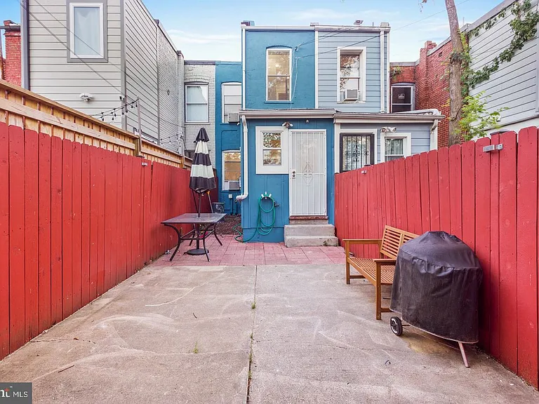 225 14th Pl NE — Photo 18