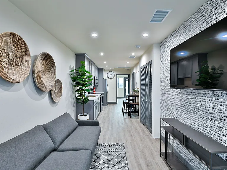 2811 Menlo Ave — Photo 13