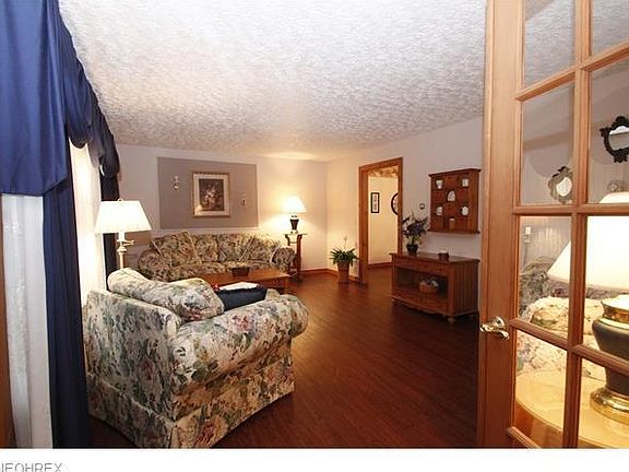 3rd image of 4409 Tennyson Ave