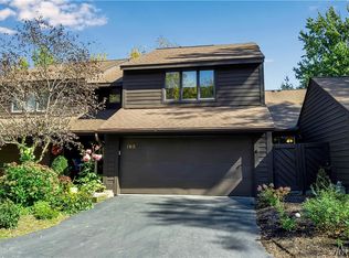 193 Breezewood Cmn, East Amherst, NY 14051