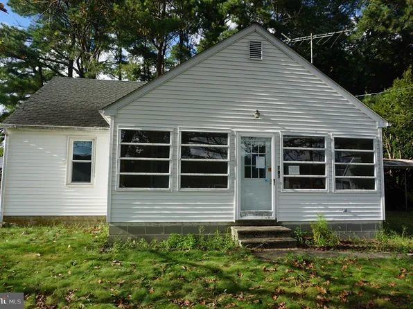 703 Camp Rd, Denton, MD 21629