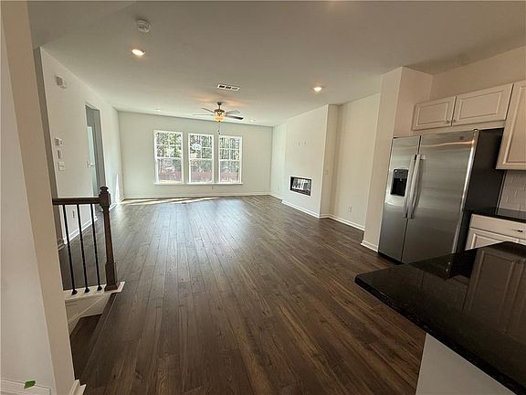 4th image of 6103 Wayburn St