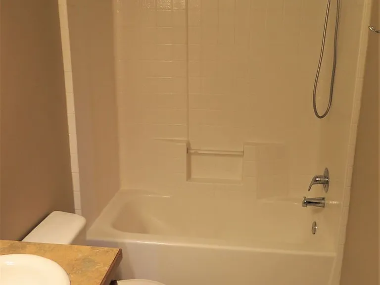 2123 S Dorothy Ave — Photo 8