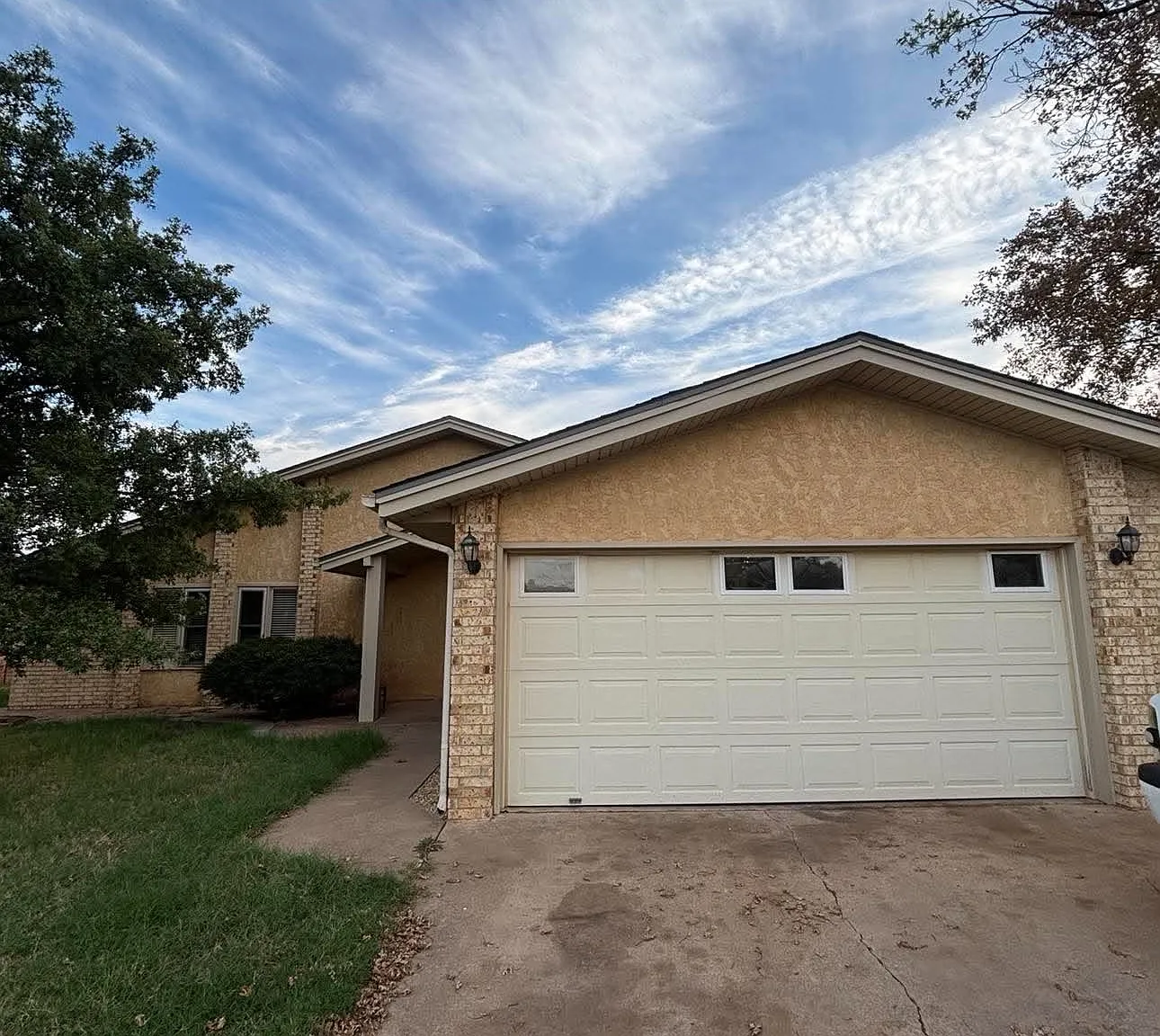 3 bed, 1744 sqft, $1,600 — Photo 2