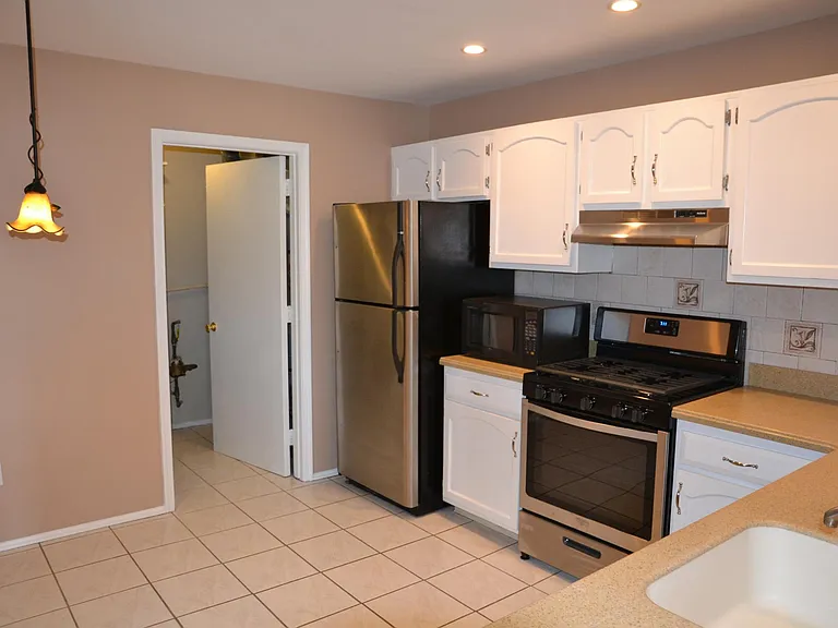 368 Mayfair Pl — Photo 9