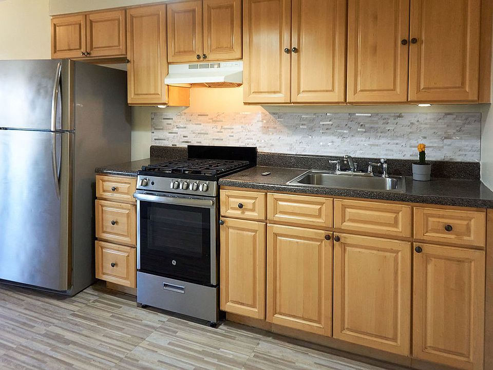 1st image of 2006 47th St #3
