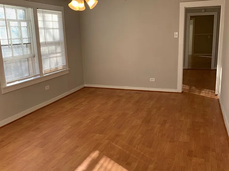 1050 Dubois St — Photo 3