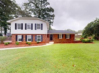 5424 White Dr, Lake City, GA 30260