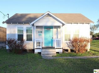506 N Alamo St, Refugio, TX 78377