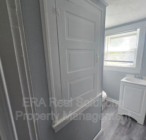1557 N N Brks — Photo 10