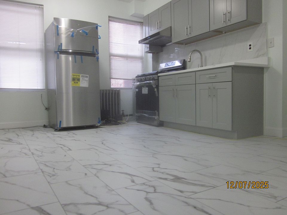 1st image of 405 S 5th St #2