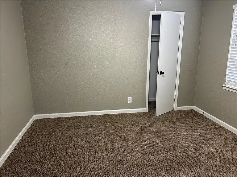 220 N Bernice Dr — Photo 17