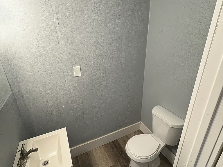 1449 Laffer Ave — Photo 9