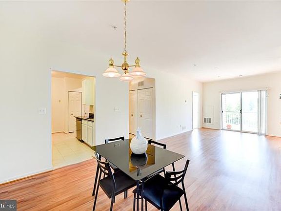 4th image of 6585 Grange Ln Unit 303