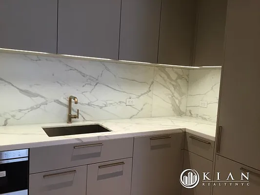 Rented by Kian Realty | media 18