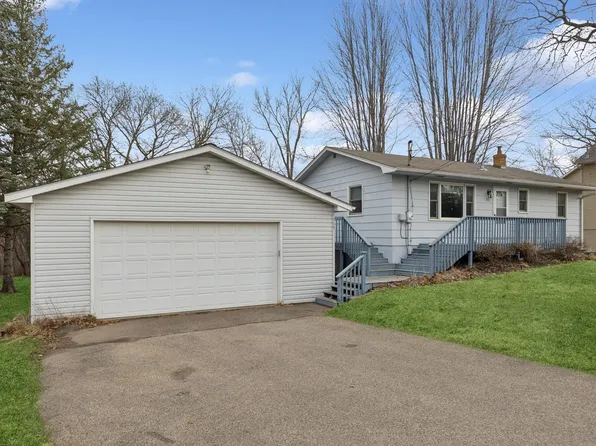 215 Sherwood Rd, Shoreview, MN 55126